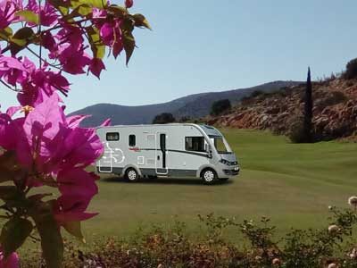 vergezel mij in mijn camper - of op de golfbaan of langs de kustlijn.