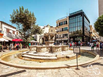 the lion fountain in Iraklio 's city centre