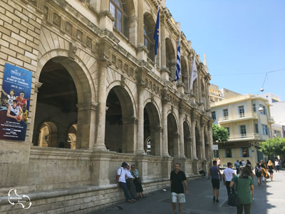 Venetiaanse-Loggia-in-Heraklion één van de hoogtepunten van de stadswandeling door Heraklion - de Venetiaanse Loggia