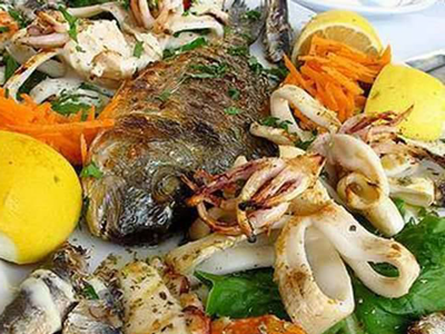 In Agia Galini you can order and eat the best fresh fish available