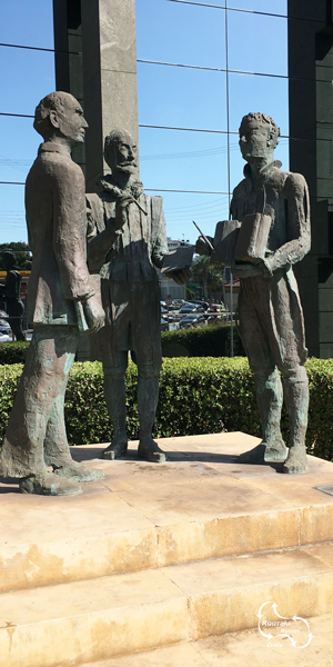 the last statue in the city walk audio tour through heraklion